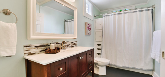 2-bed-suite-bath
